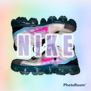 NIKE VaporMax’s